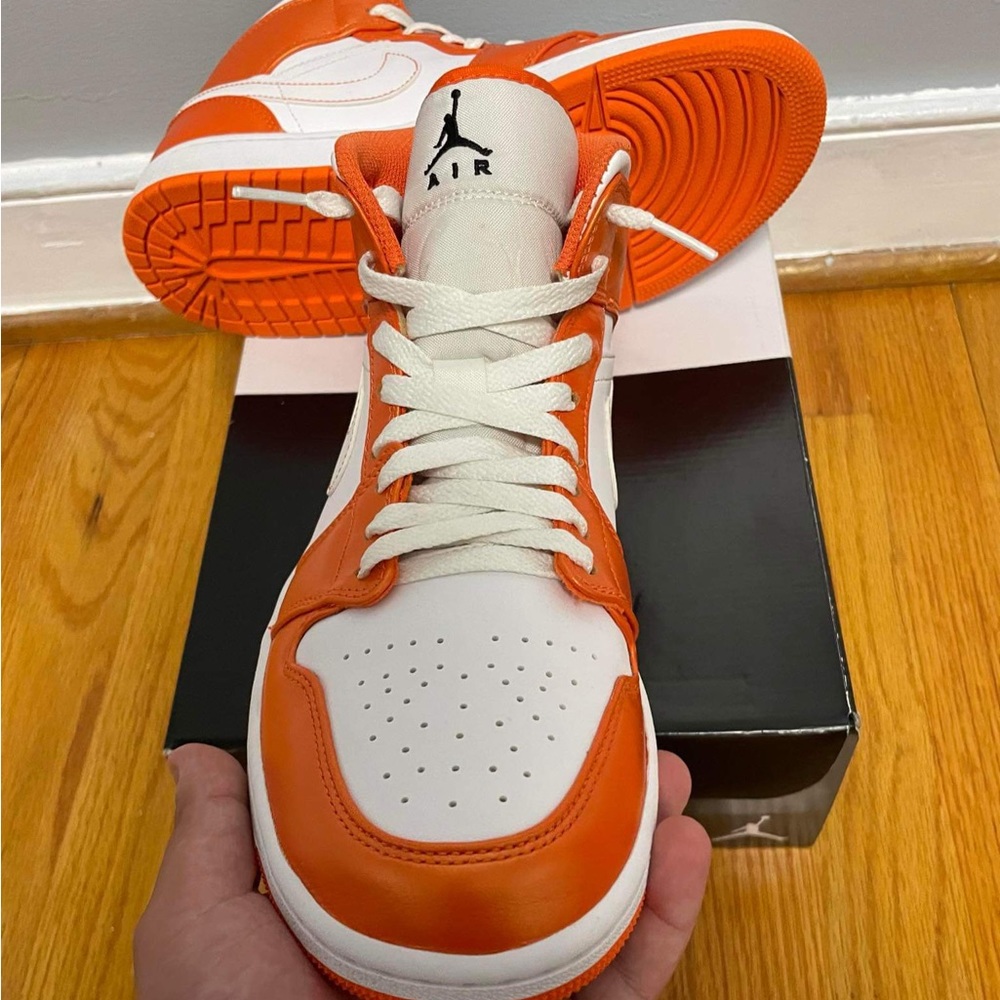 JORDAN 1 MID METALLIC ORANGE